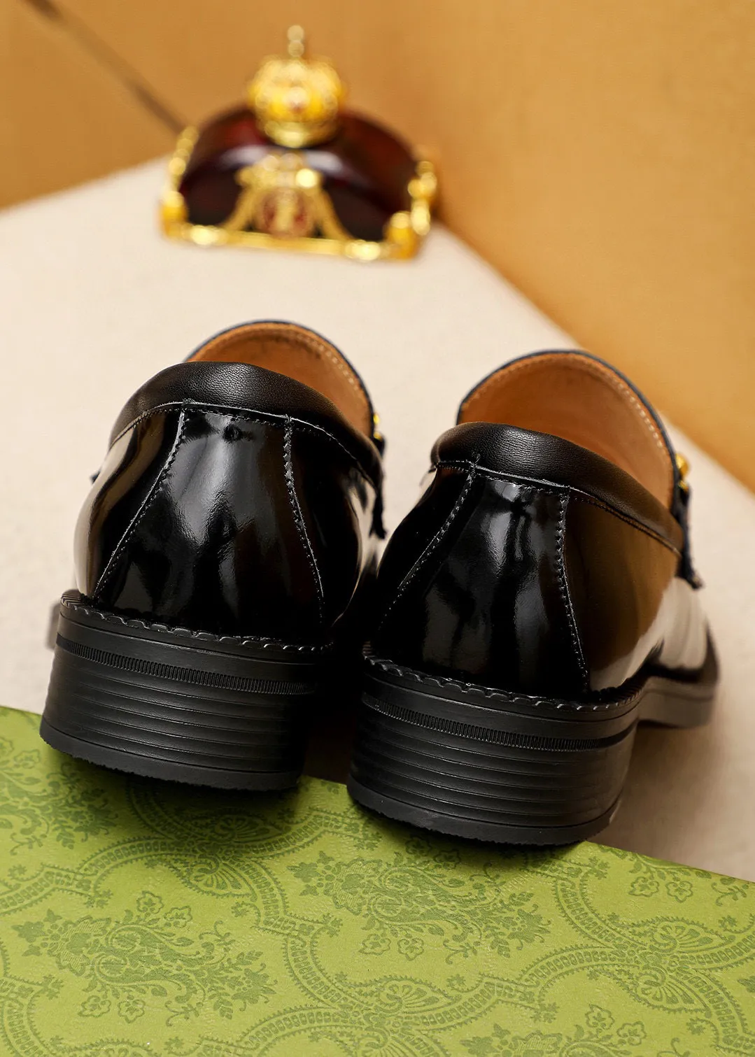 Men's shoes 💰560 💐Original order Gucci GUCCI official website formal shoes Italian 🇮🇹 first layer open edge beaded cowhide ➕ top imported water-dyed cow 🐂 leather lining 💋 fine handmade original outsole, the real thing looks better when photographed in person Standard size 38-44 (45.46🉑️customized)